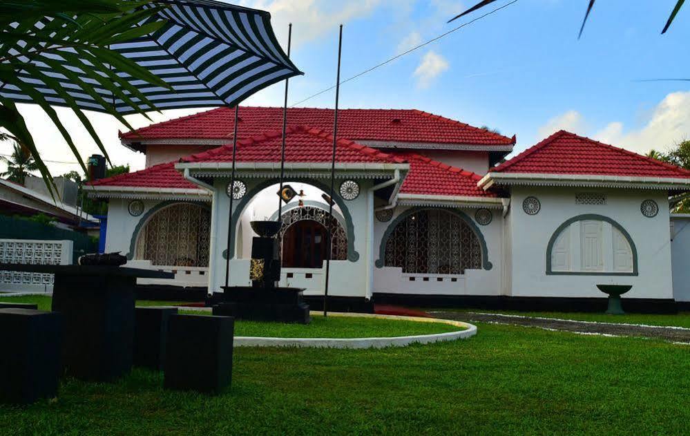 Walawwa Dutch House Hotel Ja-Ela Exterior foto