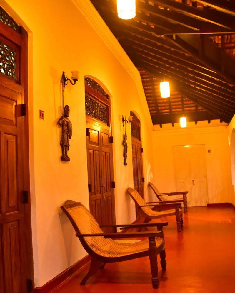 Walawwa Dutch House Hotel Ja-Ela Exterior foto